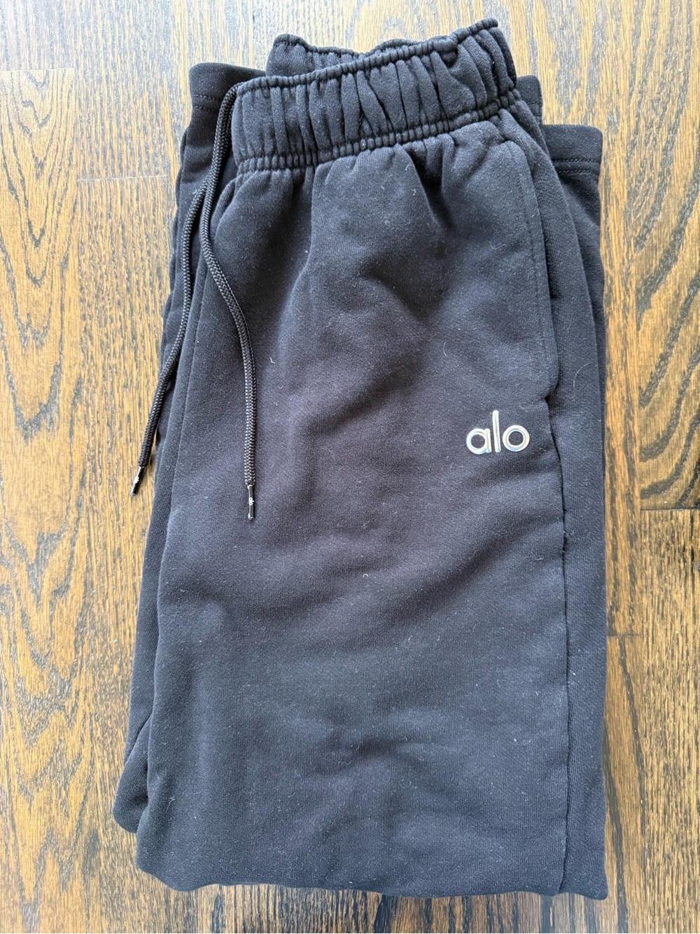 ALO Accolade straight leg sweatpant and crew neck sweatshirt set - Picture 5 of 5